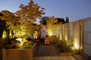 Dachgarten mit Beleuchtung für die perfekte Abendstimmung.